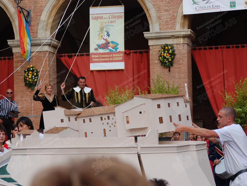 Un momento della sfilata - assemblaggio del Castello
