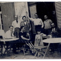 Larigiani al bar sulla piazza - anni 30.jpg