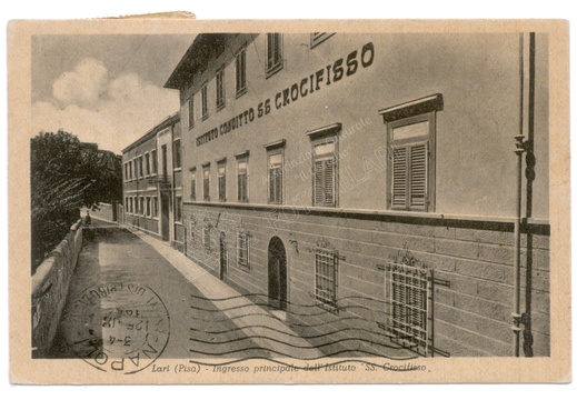 Lari (Pisa) - Ingresso principale dell'Istituto "SS Crocifisso"