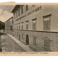 Lari - ingresso principale istituto SS Crocifisso.jpg