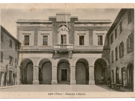 Lari )Pisa) - Palazzo Littorio