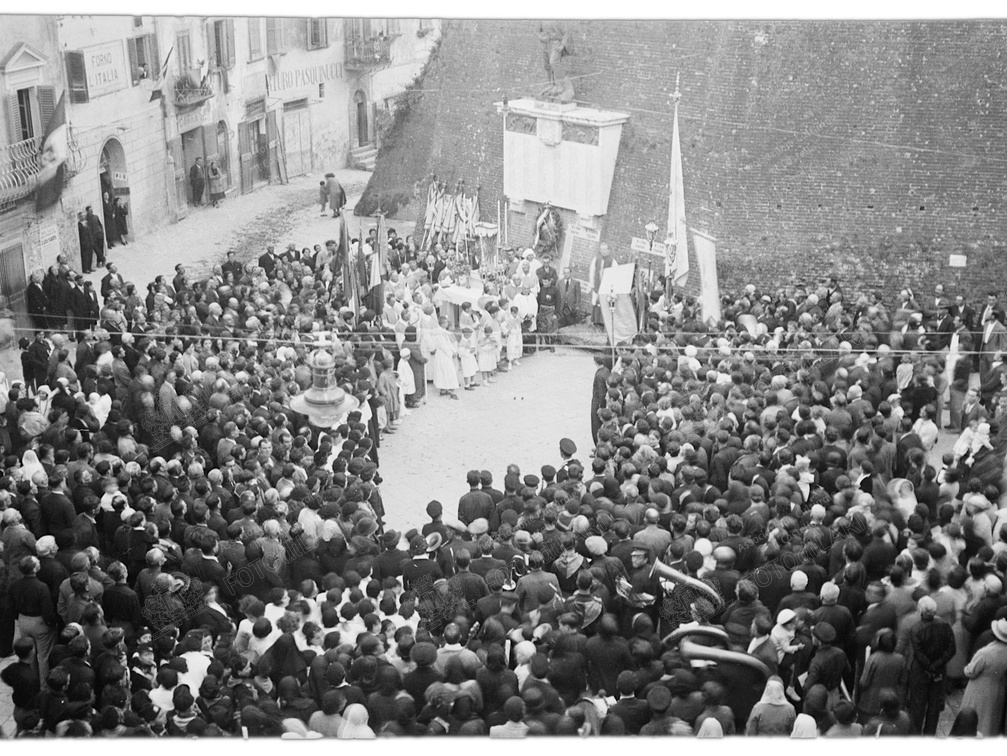 Processione del Corpus Domini e proclamazione impero