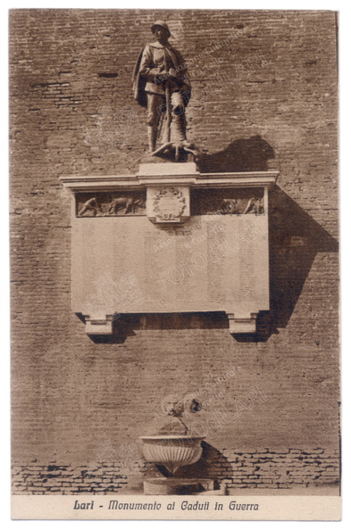 Lari - Monumento ai Caduti in Guerra.jpg
