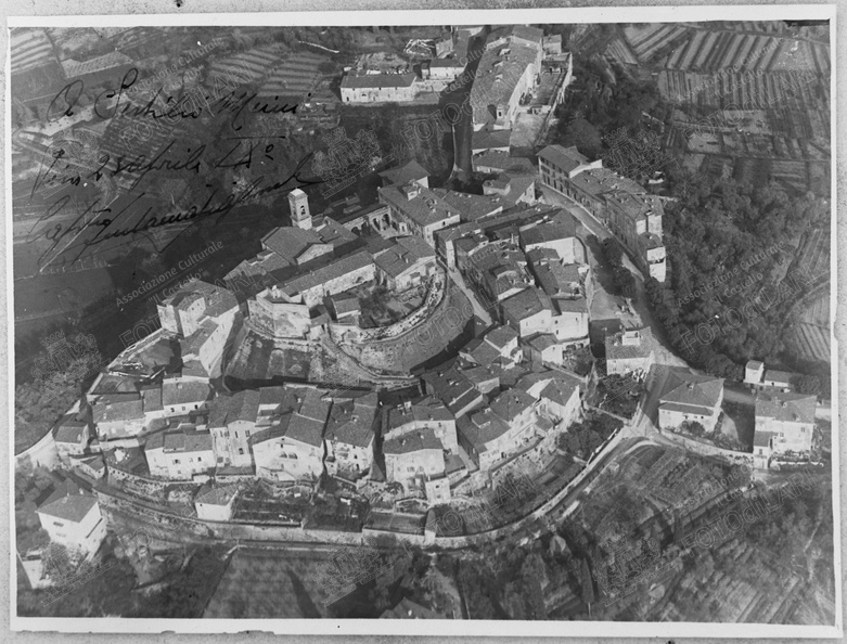 vista aerea di Lari - 1932.jpg