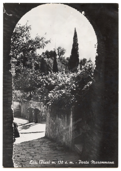 Lari (Pisa) - Porta Maremmana.jpg